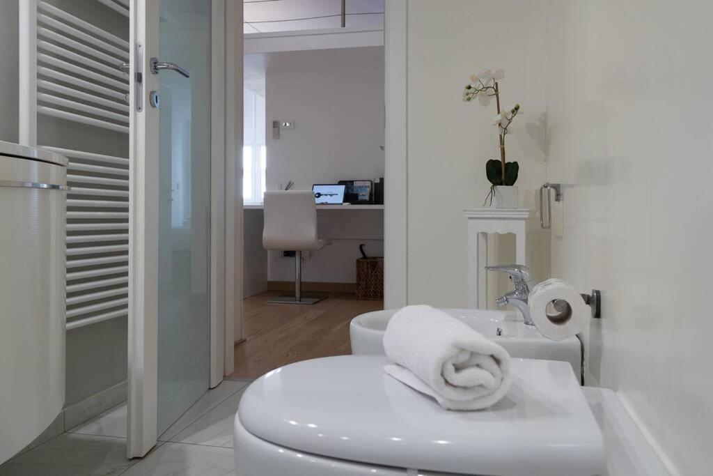 Apartments Trieste Centro I Imbriani 12 Eksteriør billede